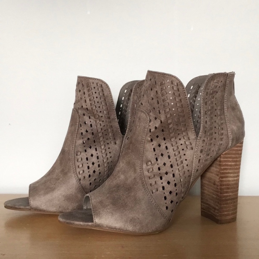 NEW Carlos open toe Boots Libbie stay